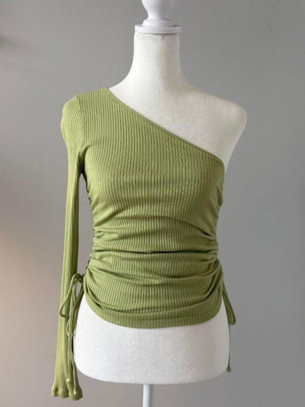 Wilfred by Aritzia One Shoulder Cinched Top